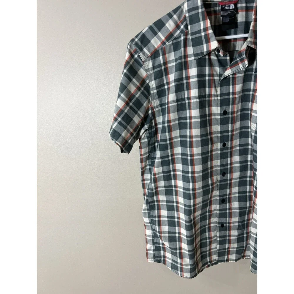 The North Face Mens Large Green Plaid Camping Short Sleeve Shirt